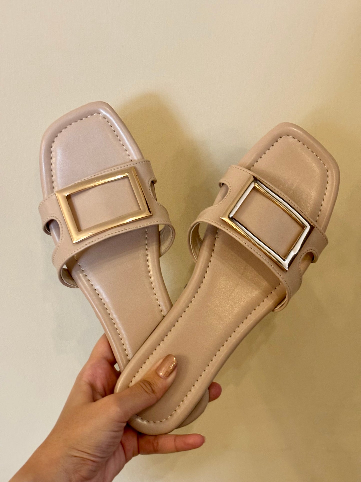Hania Chappals